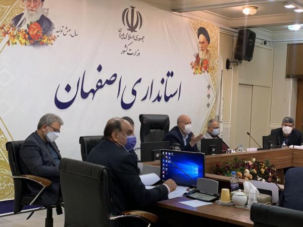 خبرنگاران استاندار اصفهان: باید عرصه برای قاچاق کالا و ارز ناامن شود